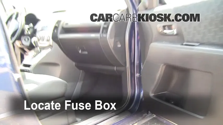 2009 Mazda 5 Sport 2.3L 4 Cyl. Fusible (interior) Cambio